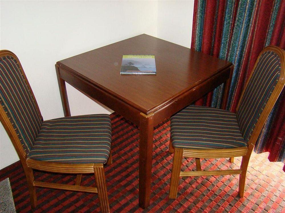 Oyo Ocean Breeze Hotel At Lincoln City Zewnętrze zdjęcie